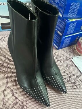 NEW Nine West Black Pointed toe Studded Stiletto Calf Boots Size 9.5 Side Zip